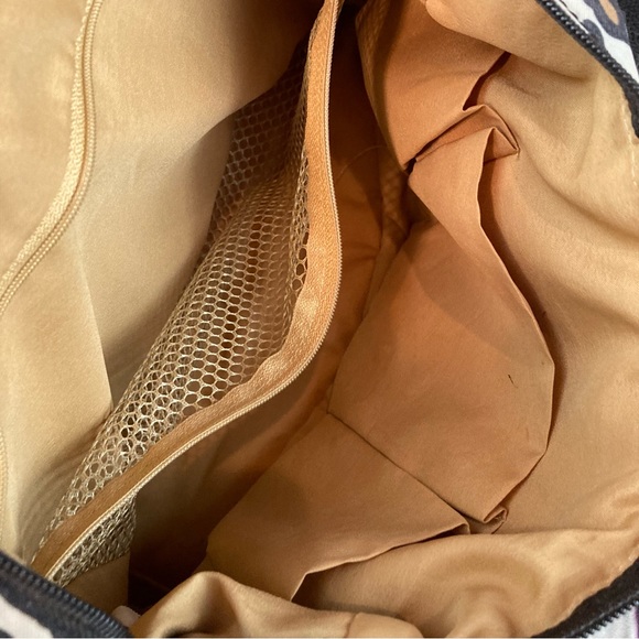 Travelon Cheetah Print Shoulder Bag - Picture 11 of 14